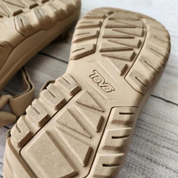 Teva Women's Taupe SandalsTeva Hurricane Sandal- Pre-Owned - Picture 5 of 8